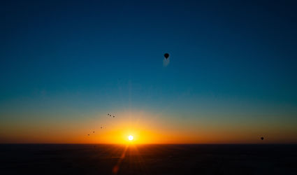 Luchtballonnen achterna in de woestijn van Tunesië