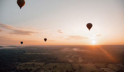 Zweven over de eeuwenoude tempels van Bagan