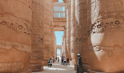 Het Oosten en Westen van het Eeuwenoude Luxor
